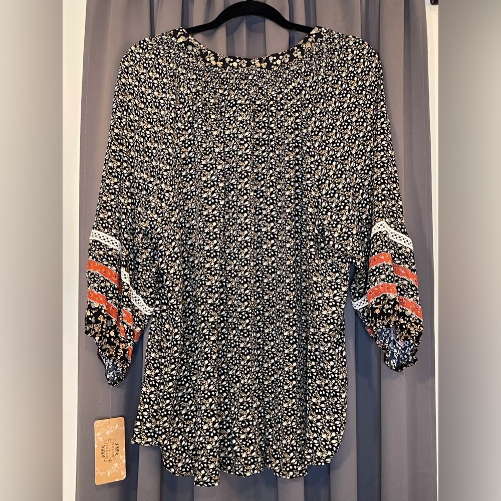 Mason & Belle 3/4 Sleeves Blouse with Tassel Detail Black with Flowers Size 2X - Picture 2 of 16